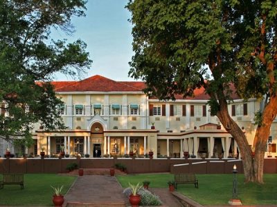 2nights-vicfalls-hotel (1)